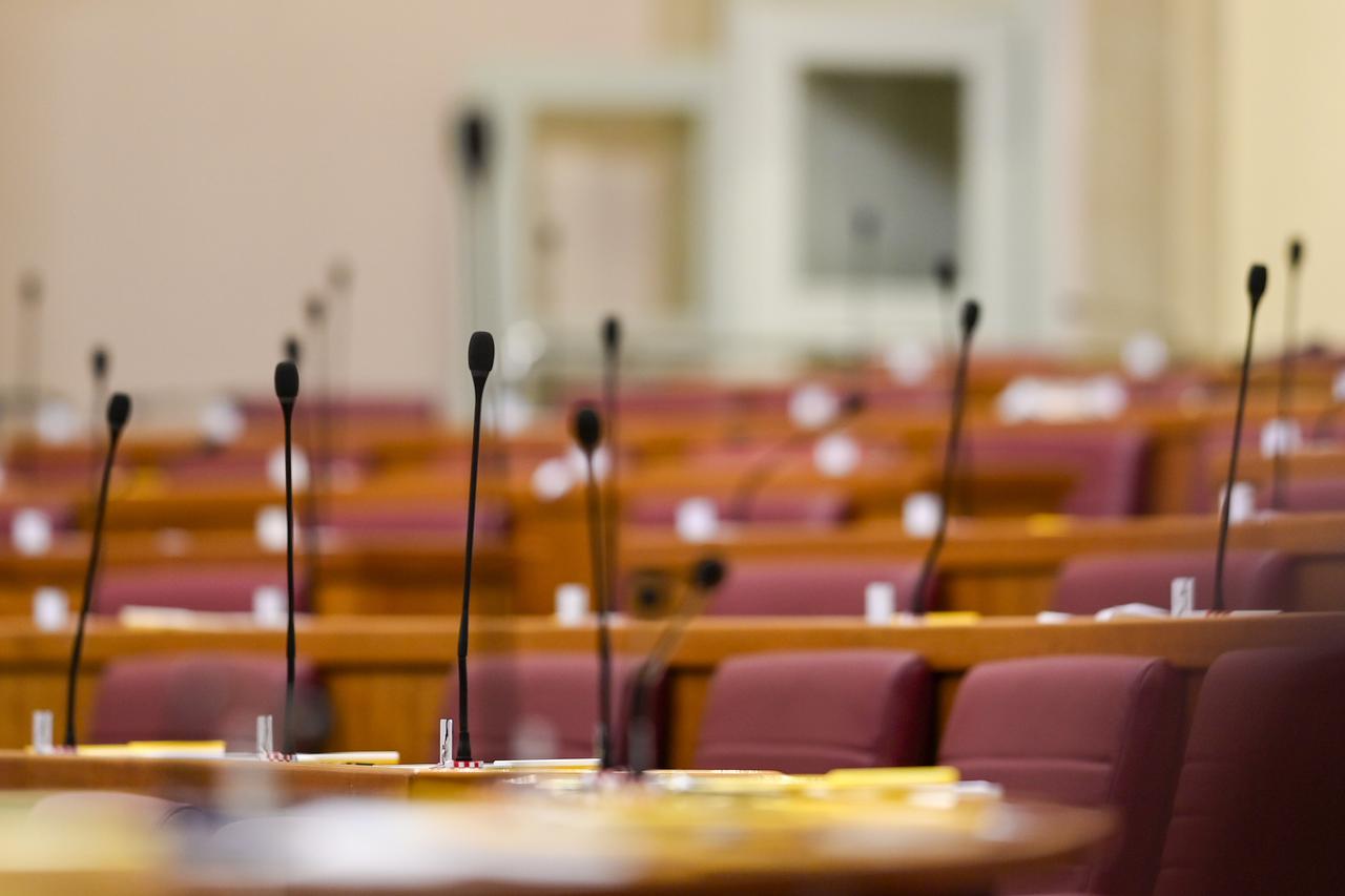 Zagreb: U iščekivanju rasprave o povjerenju ministrici poljoprivrede Mariji Vučković