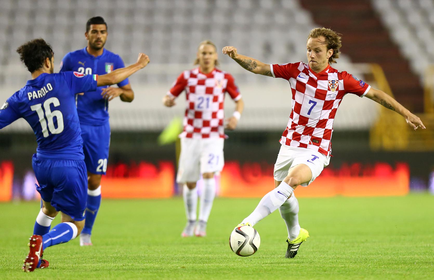 Partner u veznom redu bio mu je sjajni Ivan Rakitić (36), koji je posljednji put nastupio za hrvatsku reprezentaciju u listopadu 2019. godine. Ove godine napustio je i klupski europski nogomet, a profesionalni put nastavlja u saudijskom Al Shabab.