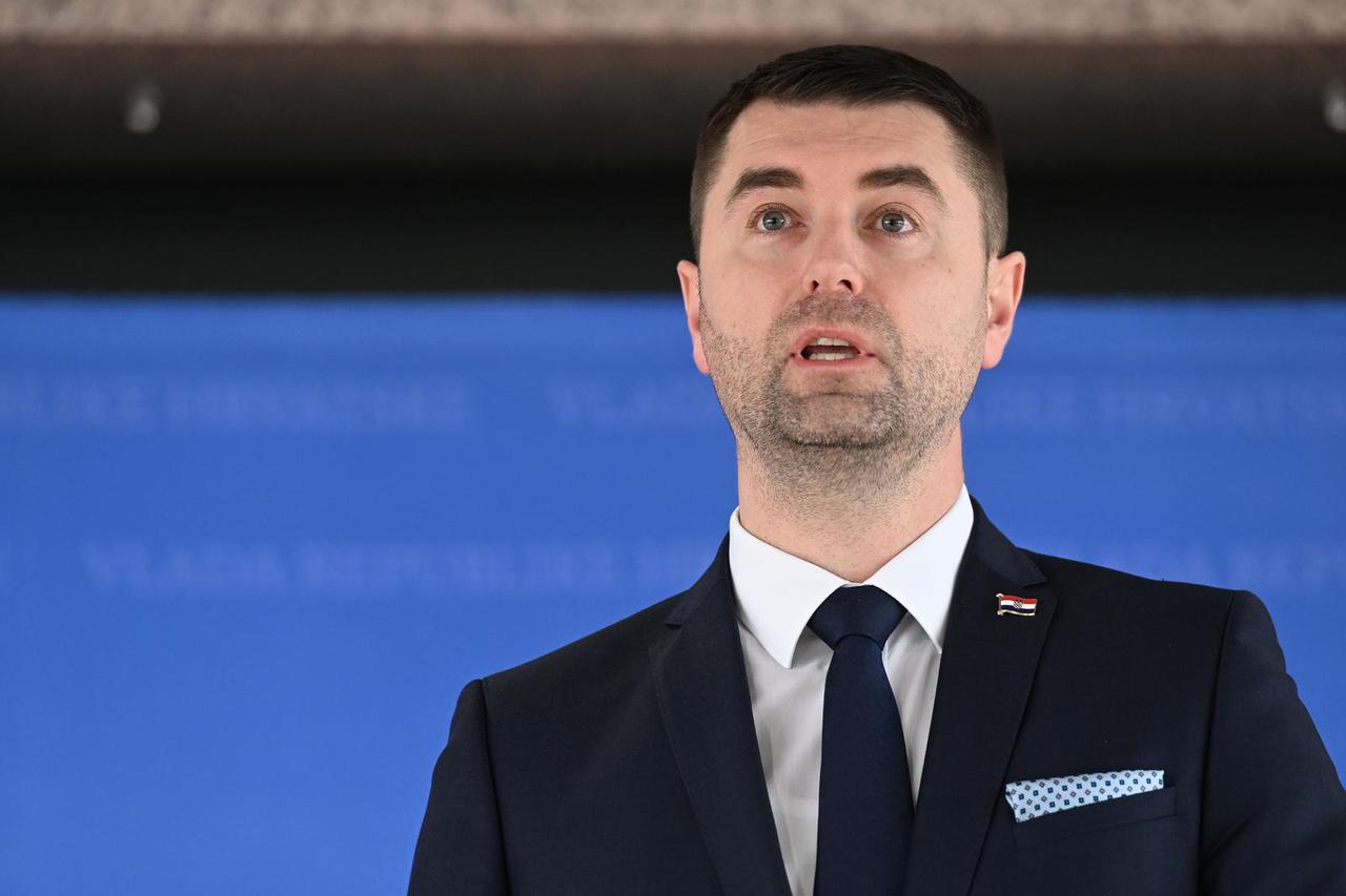 Zagreb: Izjavu za medije nakon sjednice Vlade dao je Davor Filipović