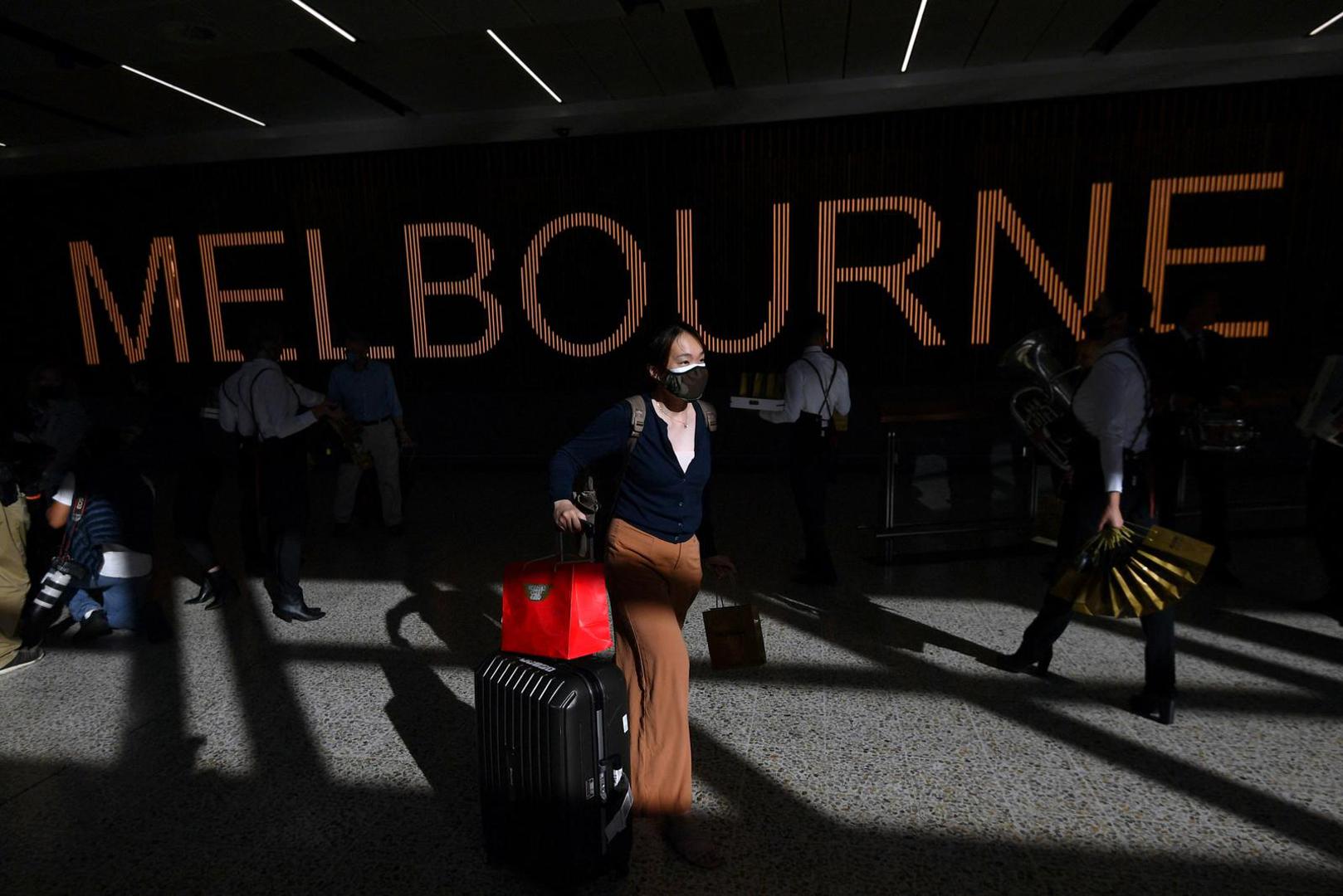 International passengers arrive at Melbourne Airport after Australia reopened its international borders to travelers vaccinated against the coronavirus disease (COVID-19), in Melbourne, Australia February 21, 2022. AAP Image/Joel Carrett via REUTERS ATTENTION EDITORS - THIS IMAGE WAS PROVIDED BY A THIRD PARTY. NO RESALES. NO ARCHIVE. AUSTRALIA OUT. NEW ZEALAND OUT. Photo: Stringer/REUTERS