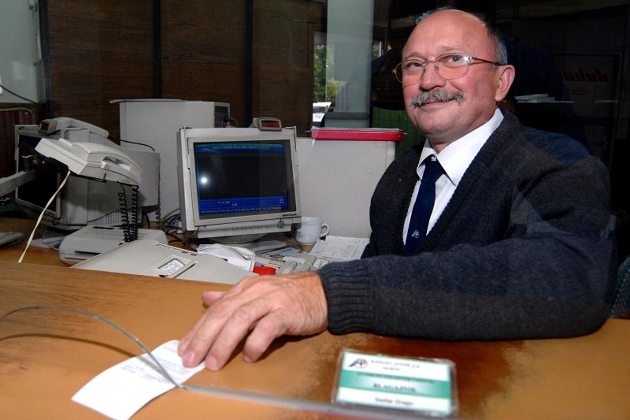 'VARAZDIN/MEDJIMURJE- 09.10.09., Cakovec, Hrvatska- Dragutin Sedlar, najbolji je djelatnik na autobusnoj stanici prema ocjenama turisticke zajednice grada Cakovca. Photo: Vjeran Zganec-Rogulja/VLM'