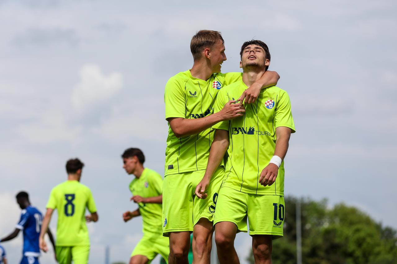 Zagreb: Prva Nogometna liga juniori, NK Lokomotiva - GNK Dinamo