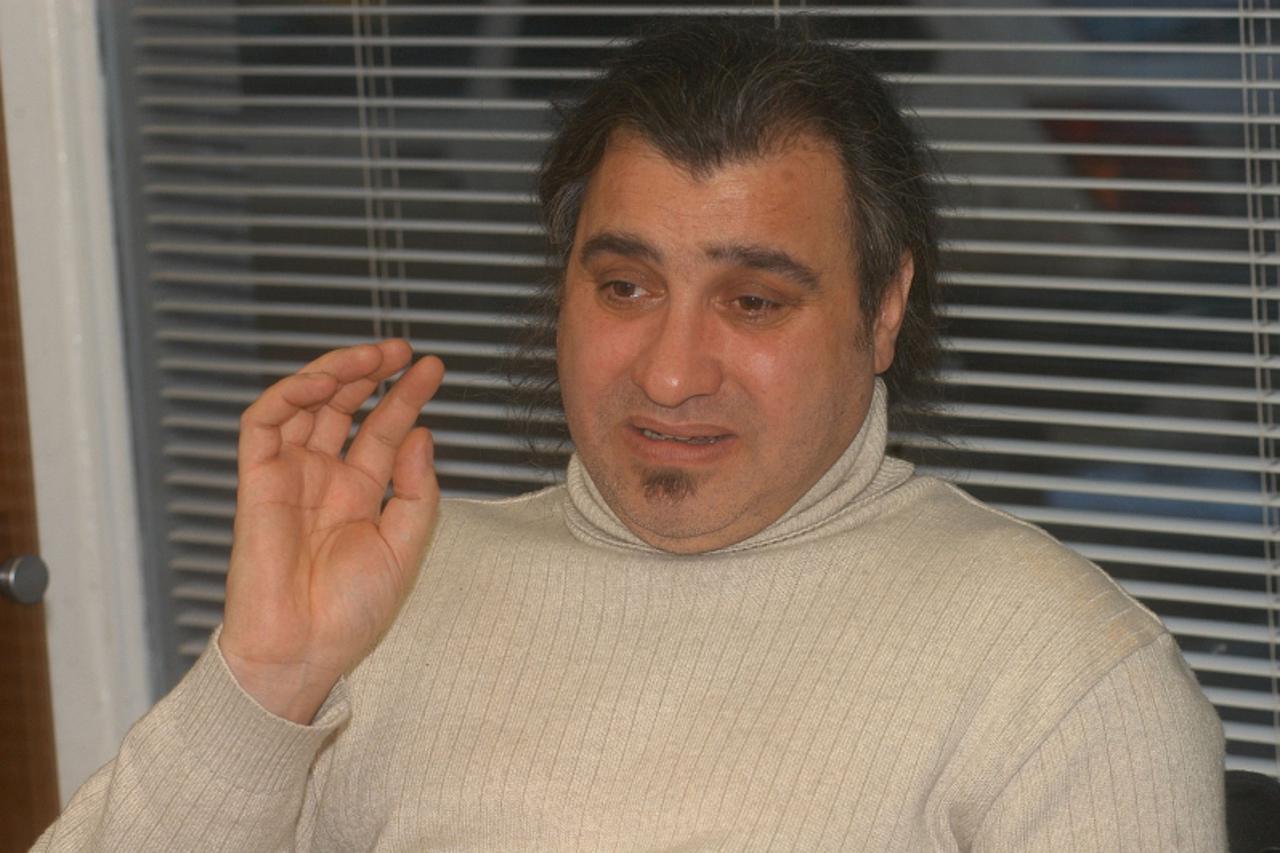 'gradska...zagreb..19. 01. 2005. predsjednik roma kasum cana snimio:marko lukunic'