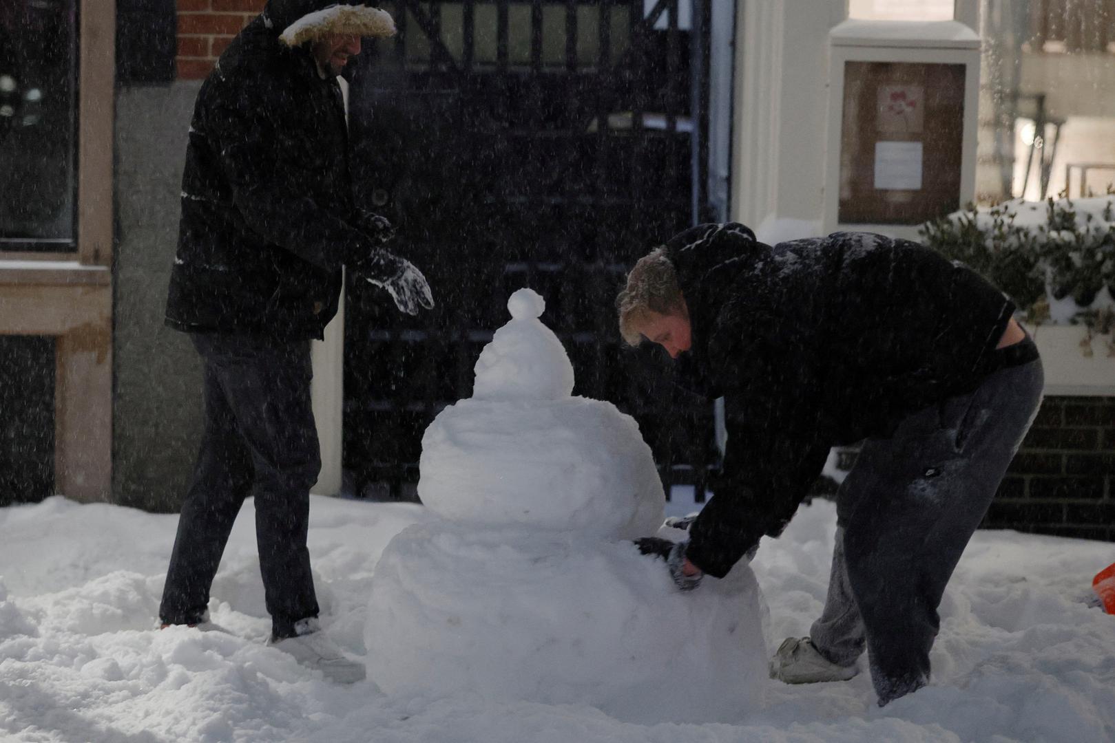 Sedamnaest saveznih država i Okrug Kolumbija proglasili su vremensku nepogodu u subotu, reklo je ministarstvo domovinske sigurnosti.