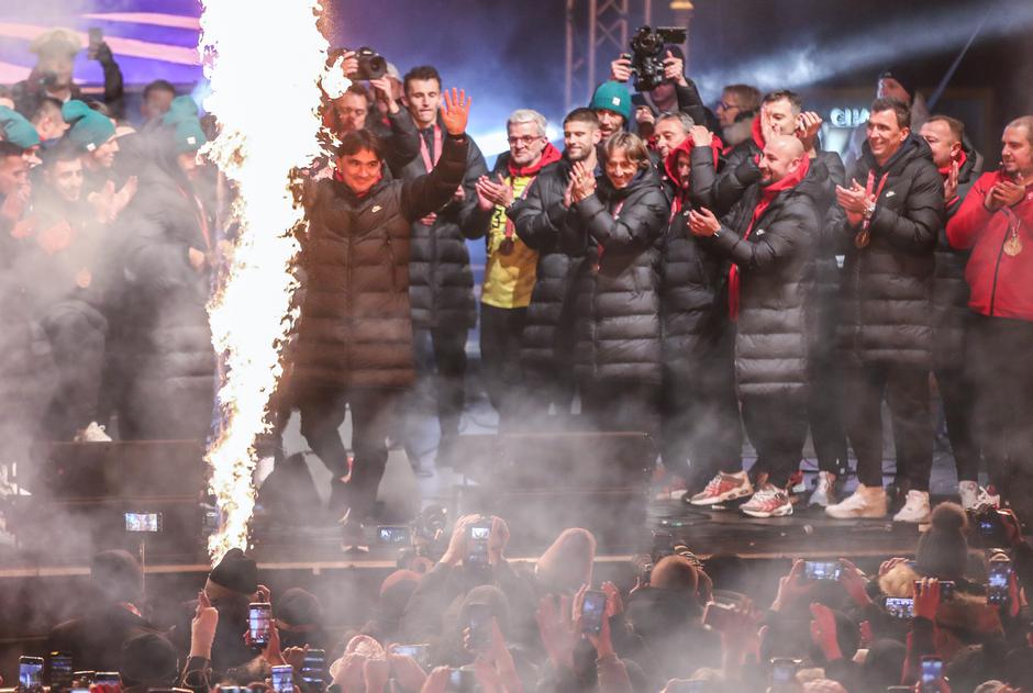 Zagreb: Vatreni stigli na trg
