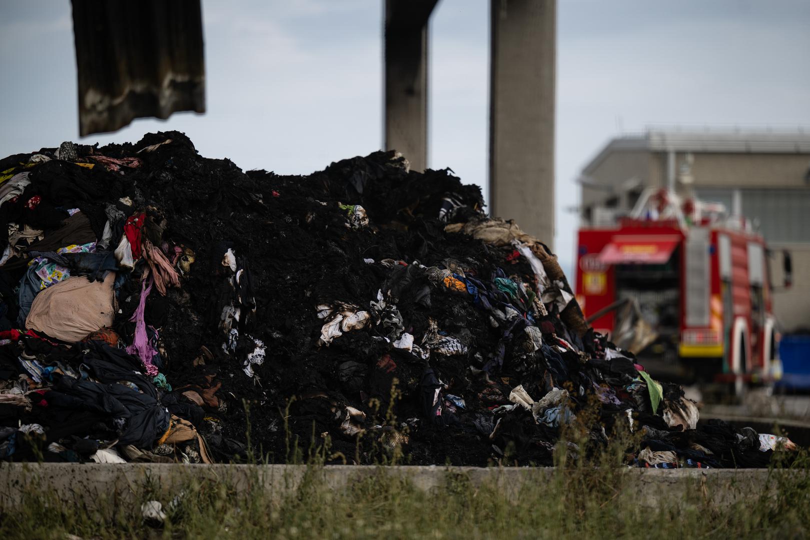 27.06.2024., Zagreb - Na oslagalistu otpada Jakusevec nocas je izbio pozar glomaznog otpada na prostoru Servisno operativnog centra.   Photo: Davor Puklavec/PIXSELL