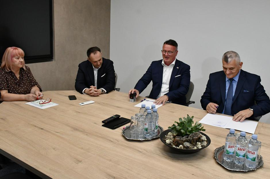 Slavonski Brod: Potpisa​n sporazum​ o nastavku financiranja aktivnosti i rada Sveučilišta