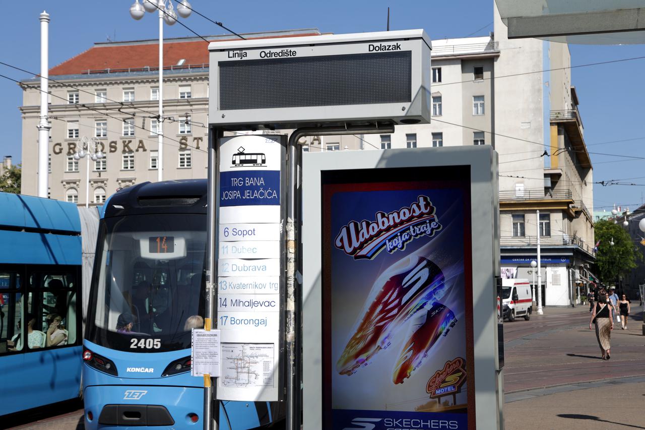 Zagreb: Neispravan ZET-ov informacijski zaslon na Trgu bana Josipa Jelačića