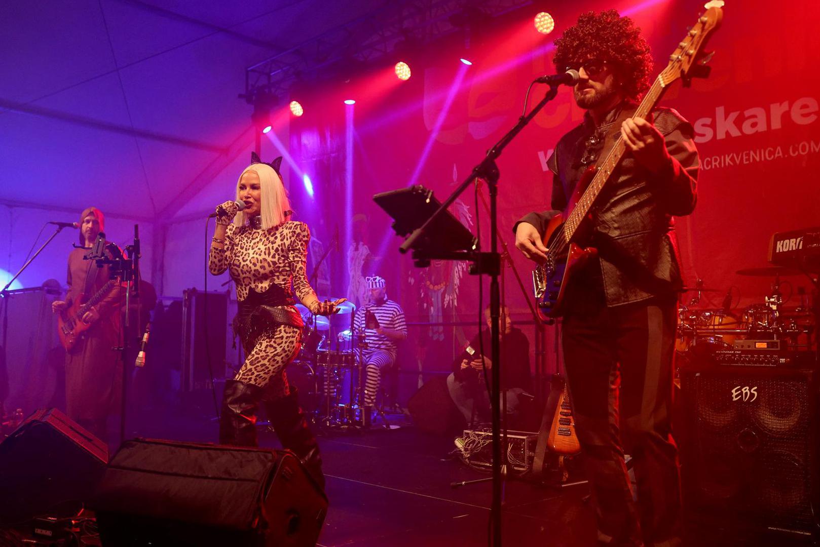 Baš poput svih prisutnih i Maja se maskirala, a pjevačica je izabrala kostim tigrice.