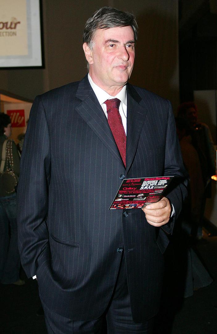 Naime, Milić danas slavi 80. rođendan. "Deset po deset, pa je osamdeset. Nekome puno, nekom previše. Nove se godine pišu, a stare zapišu", napisao je uz fotografiju poslije koje su uslijedile brojne čestitke i lijepe želje.

