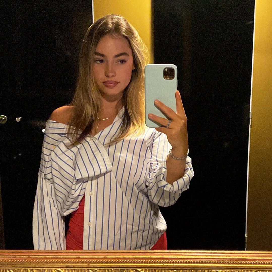 Lara točno zna što želi od partnera te je spremna graditi odnos temeljen na povjerenju i poštovanju. Njezin idealan muškarac je, kaže, atletski građen, iskren i komunikativan te netko tko je prihvaća upravo onakvom kakva jest.