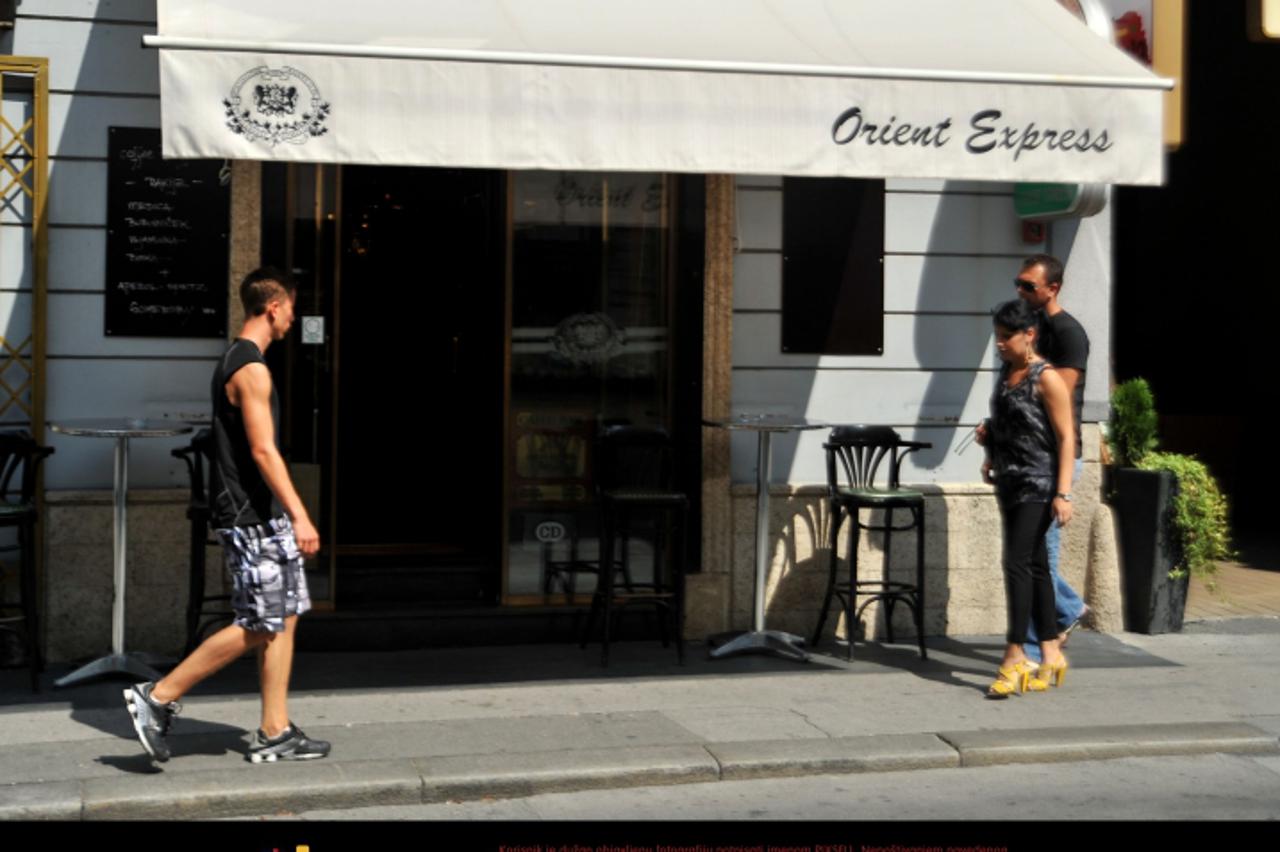 \'19.08.2010., Zagreb - Kafic Orient Express u Teslinoj ulici, konobarica je gostu zabunom dala bocu Jamnicke s deterdjentom umjesto mineralnu. Photo: Marko Lukunic/PIXSELL\'
