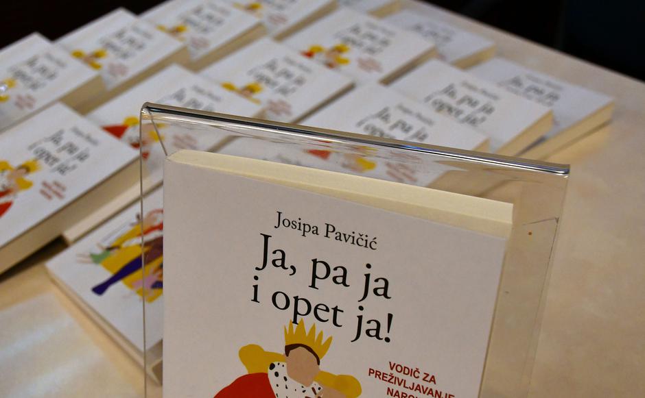Slavonski Brod: Predstavljanje knjige Ja, pa ja i opet ja autorice Josipe Pavičić