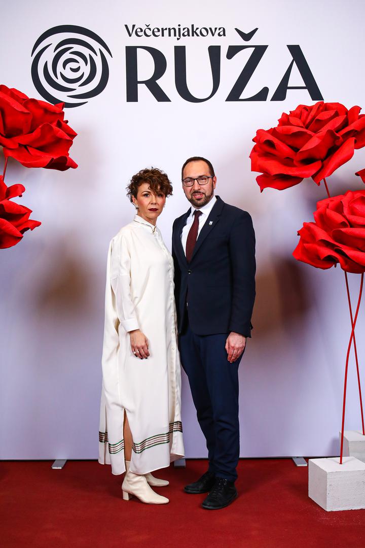 Ivana Krajinović  izvršna direktorica Večernjeg lista i gradonačelnik Tomislav Tomašević 