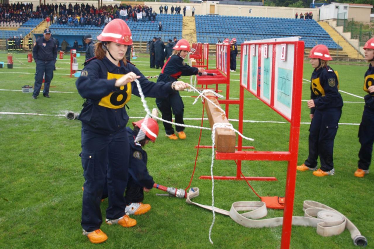 '19.05.2010., Bjelovar - Drzavne prvakinje iz DVD-a Nove Plavnice na drzavnoj zavrsnici diskvalificirane zbog jedne starije clanice ekipe Photo: Damir Spehar/PIXSELL'