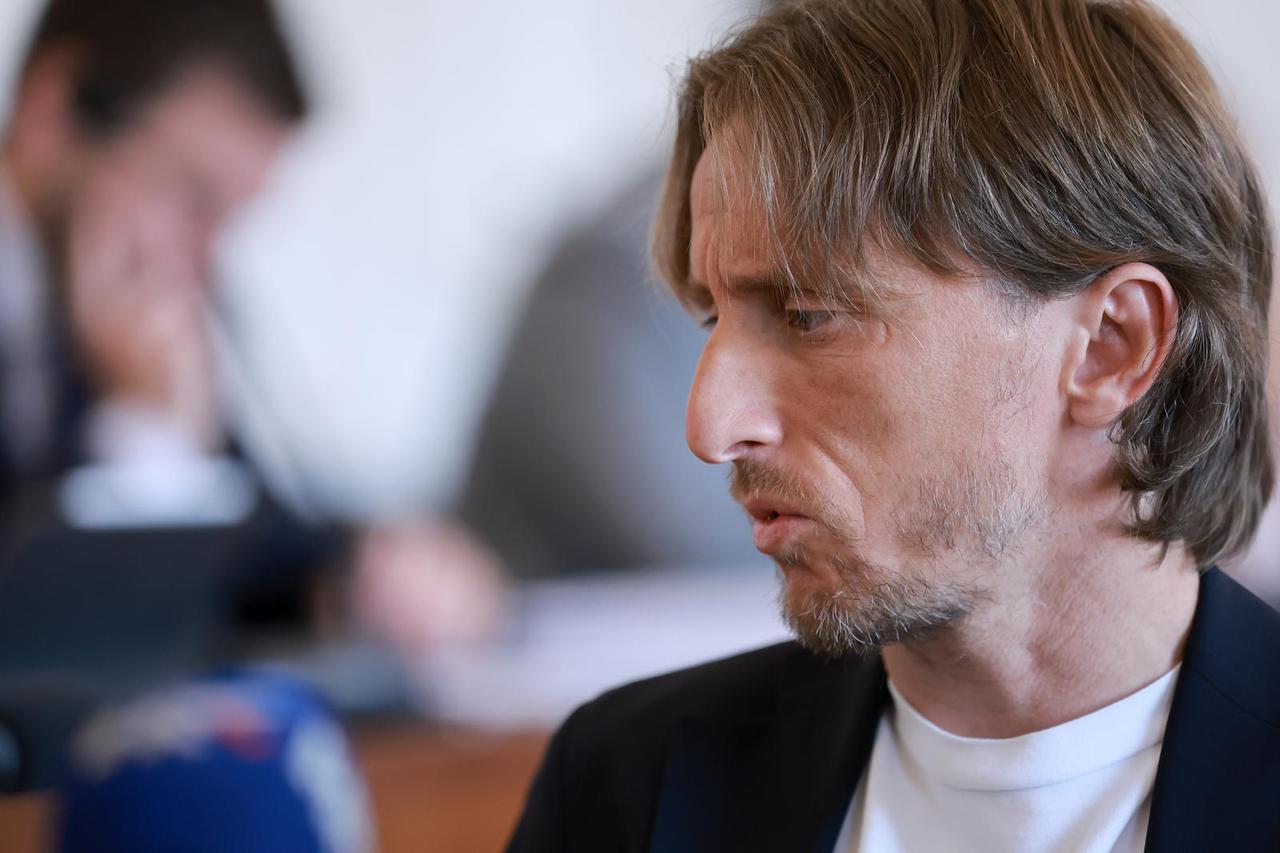 Osijek: Luka Modrić svjedočio je na suđenju braći Mamić i ostalima
