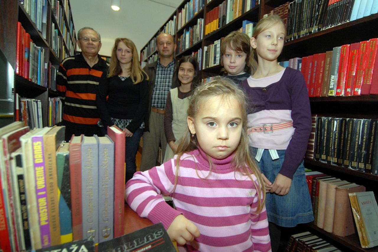 '15.11.2010. Knjiznica Metel Ozegovic, Varazdin, U Gradskoj knjiznici i citaonici Metel Ozegovic dodijeljene su nagrade najboljim citacima Photo: Marko Jurinec/PIXSELL'