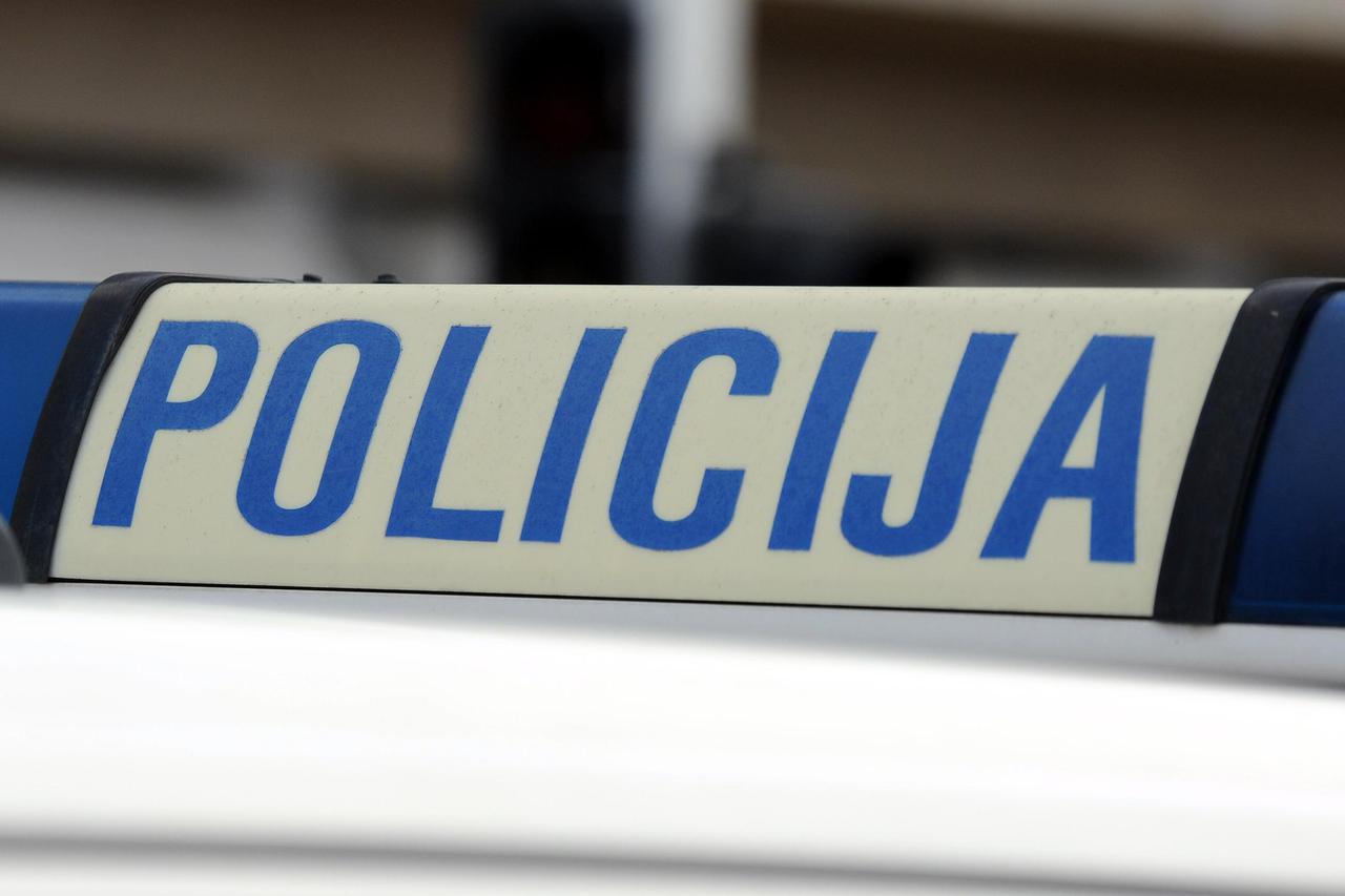 policija