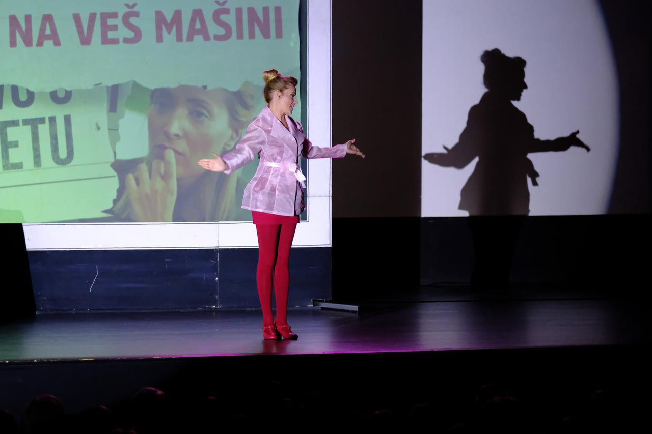 Beograd: Andrija i An?elka, glumci u kratkim humoristi?nim serijama