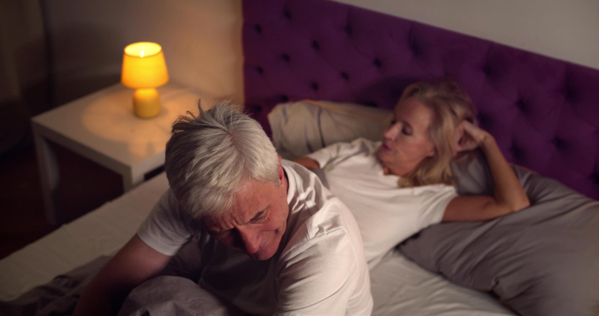 Iscrpljenost: Posao, djeca i kućanske obaveze ostavljaju malo energije za intimnost. Umor može smanjiti libido i povećati razdražljivost, čineći seks zadnjom stavkom na listi prioriteta.