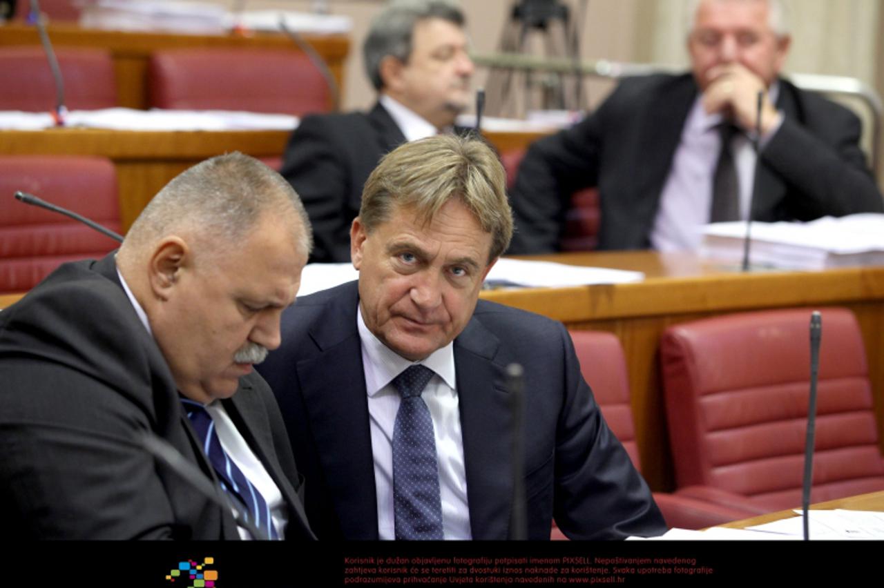 '12.10.2012., Zagreb -U saboru je  raspravom o izvrsenju proracuna i izvjescu drzavnog odvjetnika nastavljenena redovita sjednica. Ivan Suker; Bozidar Kalmeta. Photo: Patrik Macek/PIXSELL'