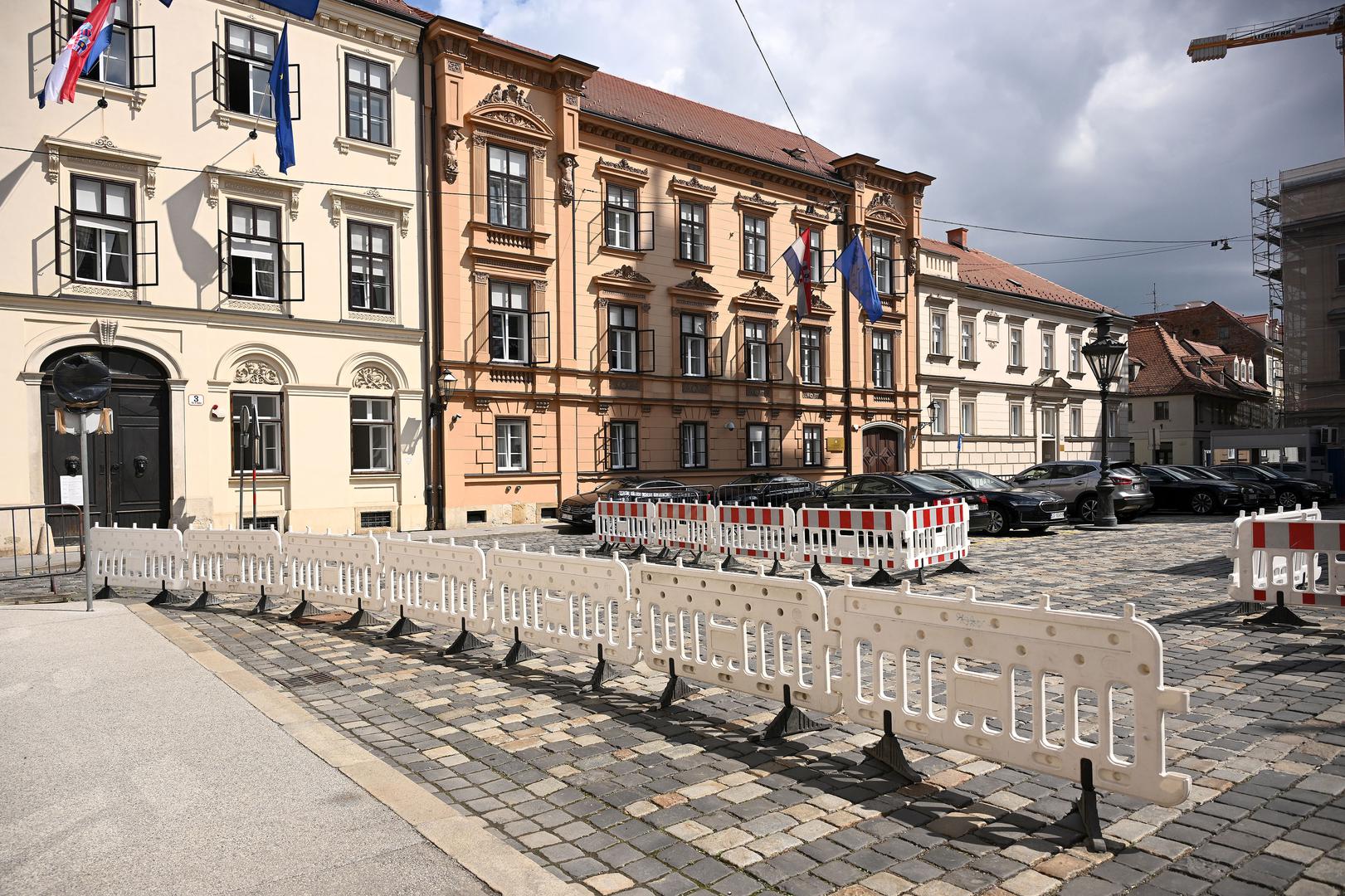 Taj je događaj doveo do uvođenja strogih sigurnosnih mjera i zatvaranja Trga. 