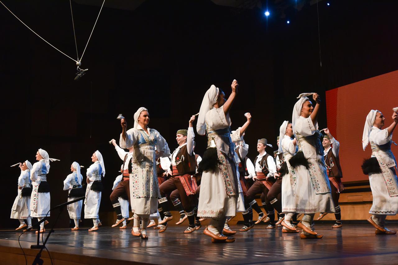 U Lisinskom održan zajednički nastup ansambla Lado i Kolo