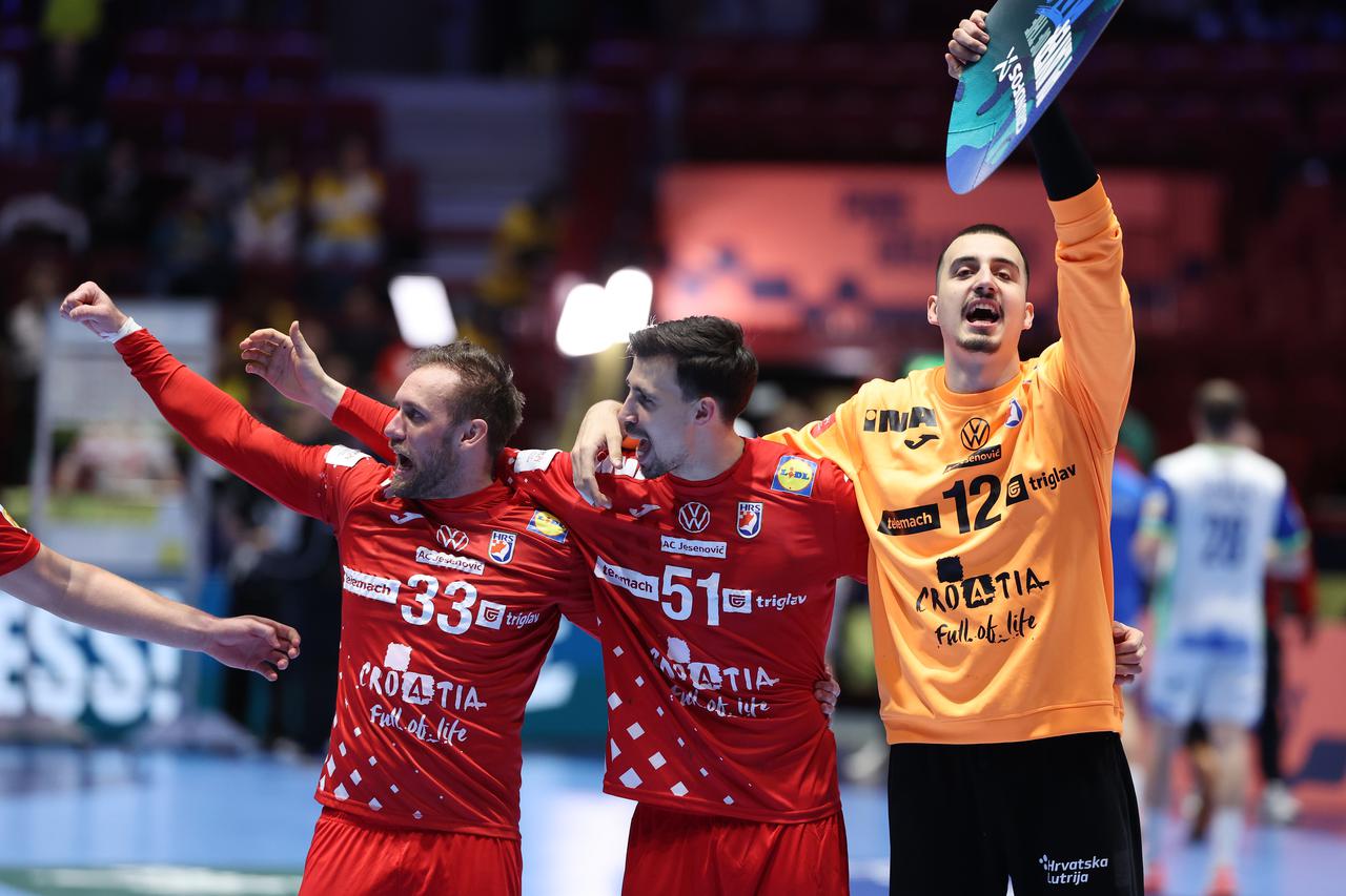 Malmo: Hrvatski rukometaši slave pobjedu u zagrljajima i poljupcima svojih najmilijih