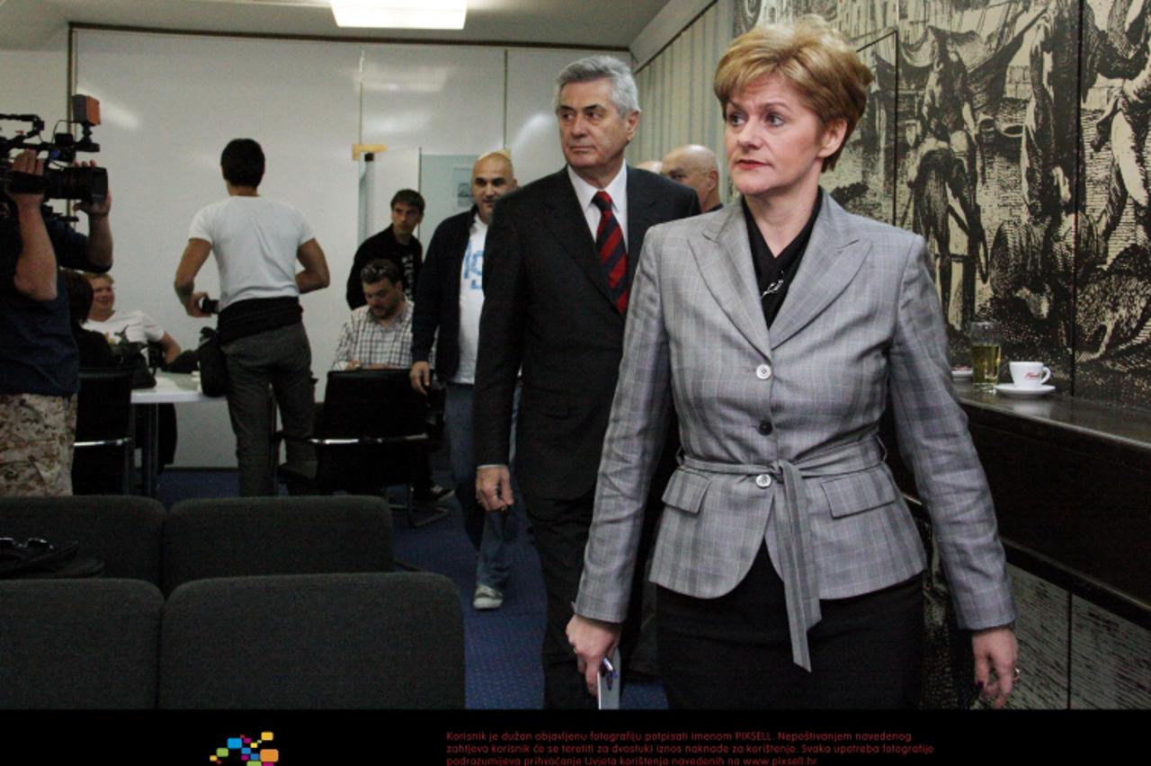 '19.04.2011.,Split, Poljud -  Predsjednica Povjerenstva Hajduka Andjelka Viskovic odrzala konferenciju glede hajducke uprave   Photo: Ivana Ivanovic/PIXSELL'