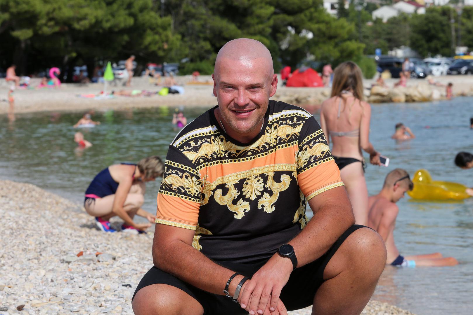  Podsjetimo, ovaj Zagrepčanin, po zanimanju trgovački putnik, prijavio se u show s motivom promjene nabolje.