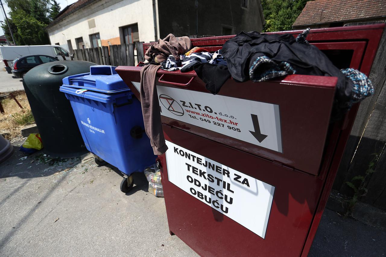 26.05.2014., Zagreb - Sveti Ivan Zelina, razvrstavanje otpada. Anto Magzan/PIXSELL