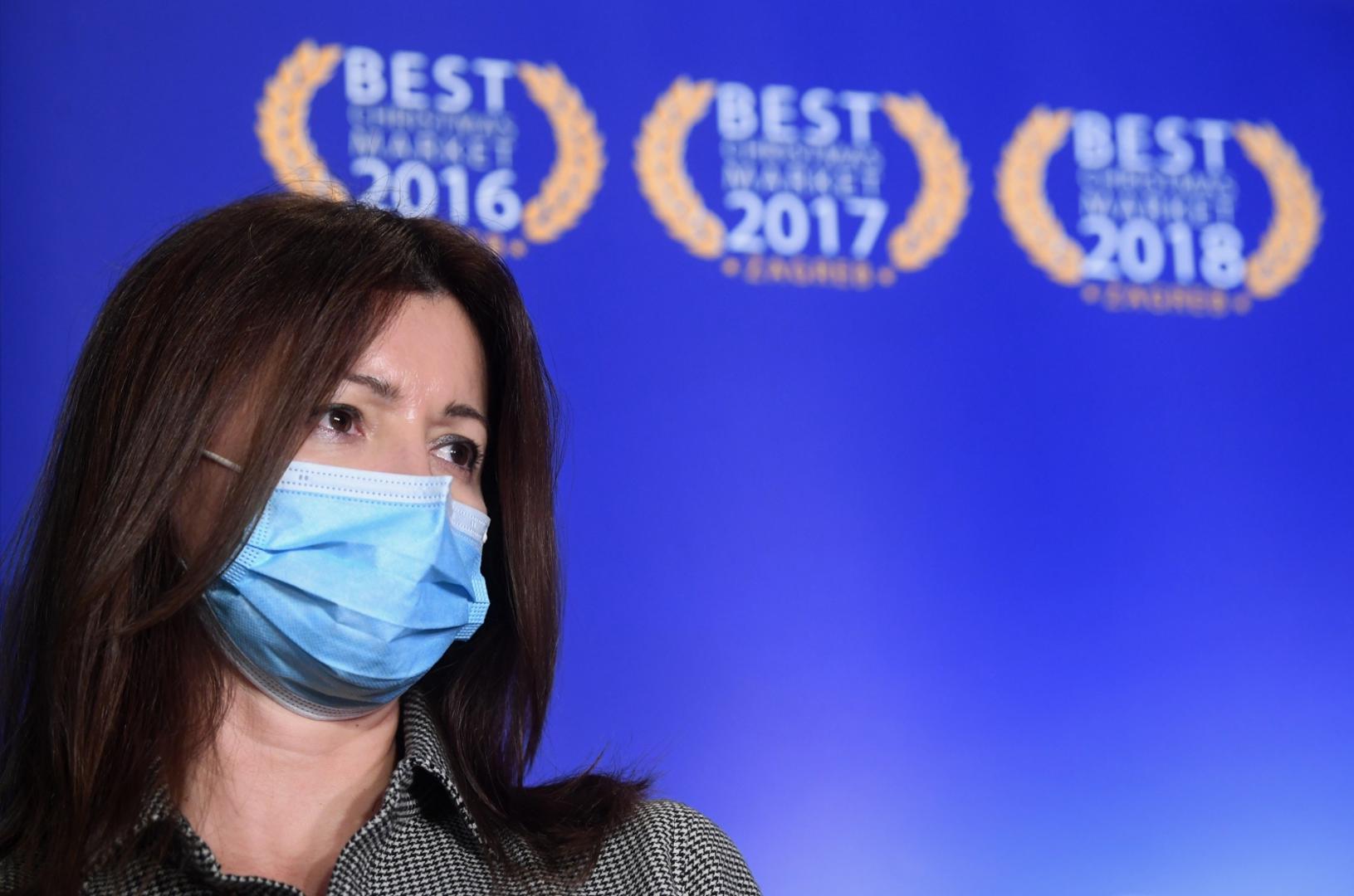 10.11.2020., Zagreb - Gradonacelnik Milan Bandic sa suradnicima odrzao konferenciju za medije na temu odrzavanja manifestacije Advent u Zagrebu u uvjetima pandemije koronavirusa. Uz gradonacelnika, javnosti se obratila i direktorica Turisticke zajednice grada Zagreba Martina Bienenfeld, ravnatelj Nastavnog zavoda za javno zdravstvo Dr. Andrija Stampar dr. Zvonimir Sostar.Photo: Marko Lukunic/PIXSELL