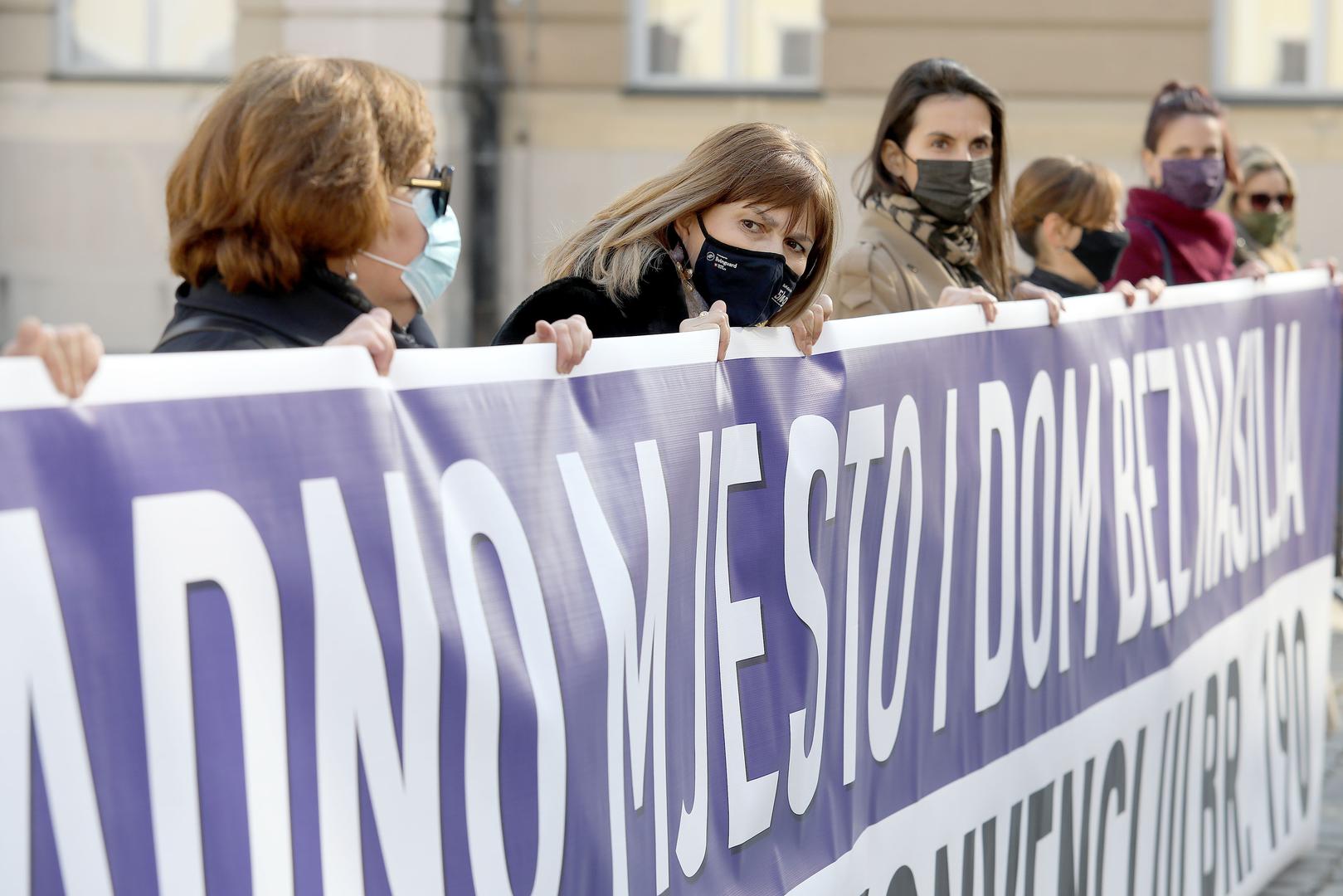 08.03.2021., Zagreb - Nezavisni hrvatski sindikati (NHS), Savez samostalnih sindikata Hrvatske (SSSH) i Matica hrvatskih sindikata (MHS) u povodu Medjunarodnoga dana zena odrzali su ispred Trga svetog Marka konferenciju za medije i javnu akciju "Za radno mjesto i dom bez nasilja - ratificirajte Konvenciju br. 190!".
Photo: Patrik Macek/PIXSELL