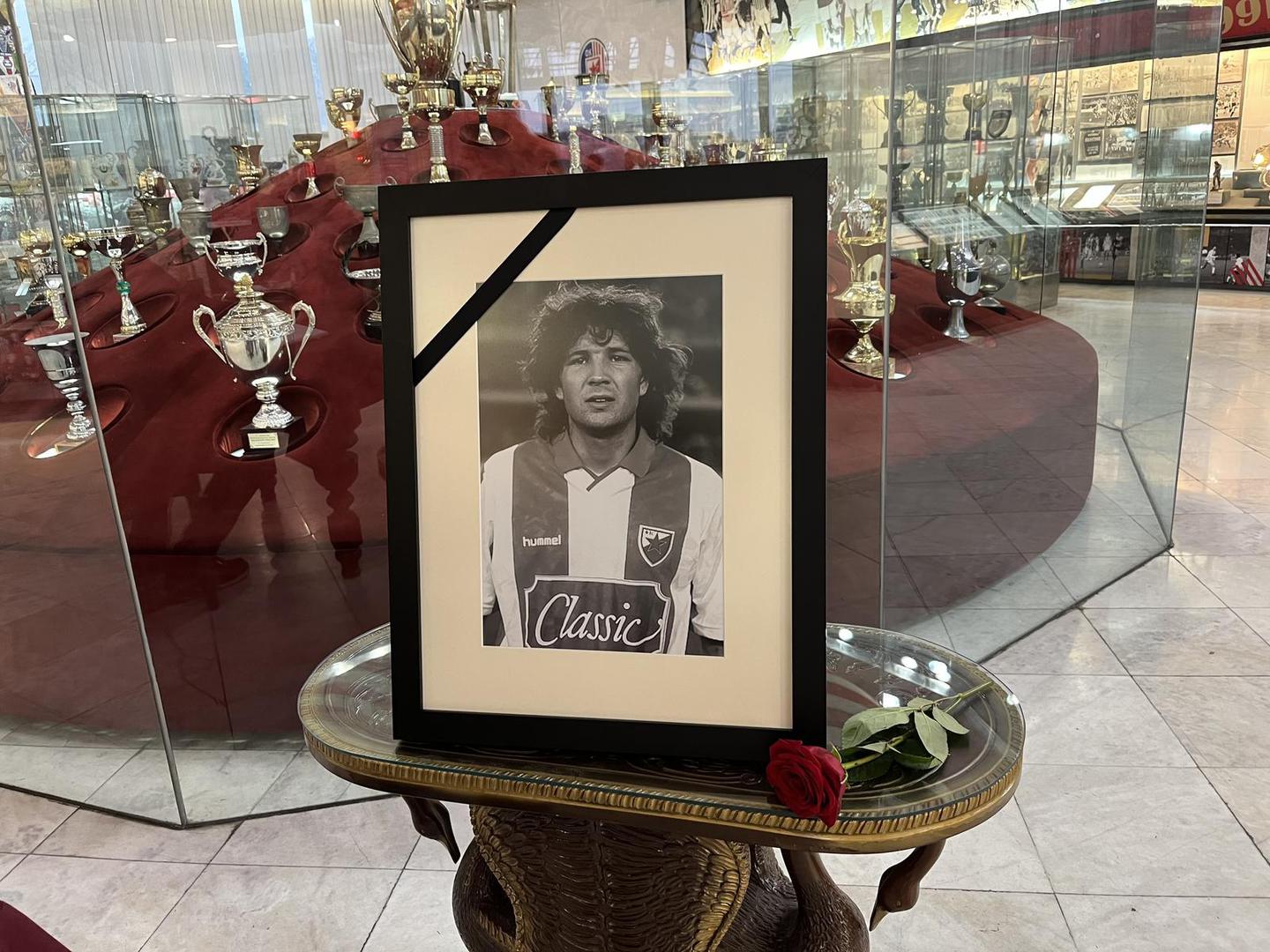 17, December, 2022, Belgrade - The book of mourning on the occasion of the death of Sinisa Mihajlovic was opened in the Red Star FC Museum.    17, decembar, 2022, Beograd - Knjiga zalosti povodom smrti Sinise Mihajlovica otvorena je u Muzeju FK Crvena zvezda.     Photo: M.M./ATAImages/PIXSELL