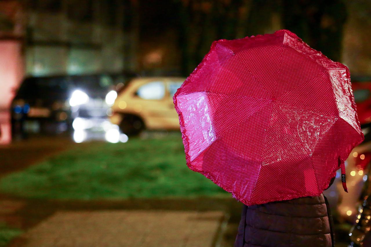 Zagrepčane dočekala najavljena kiša i zahlađenje