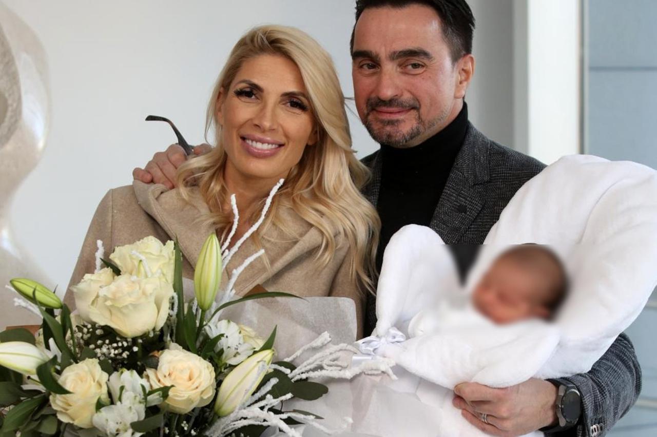 Split: Pjevač Jole s kćerima stigao u rodilište po suprugu i sinčića