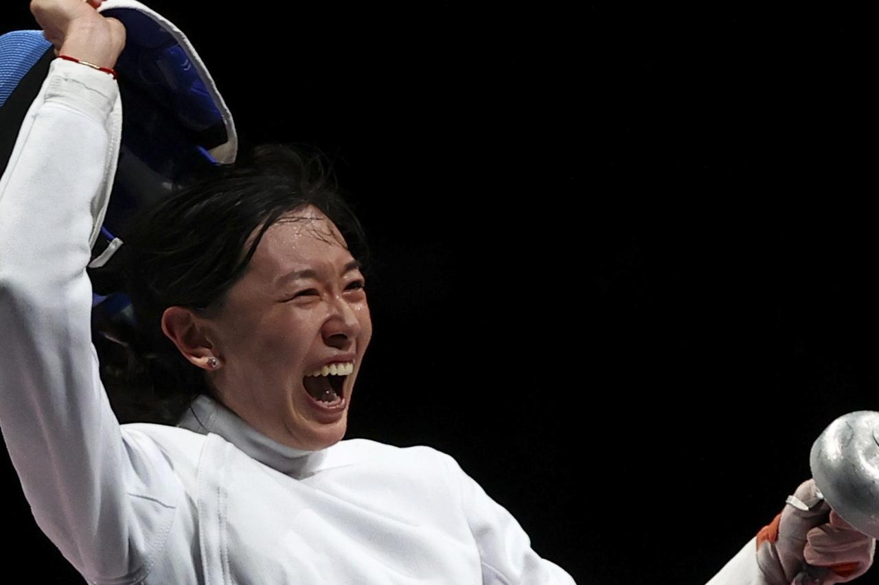 Fencing - Women's Individual Epee - Gold medal match