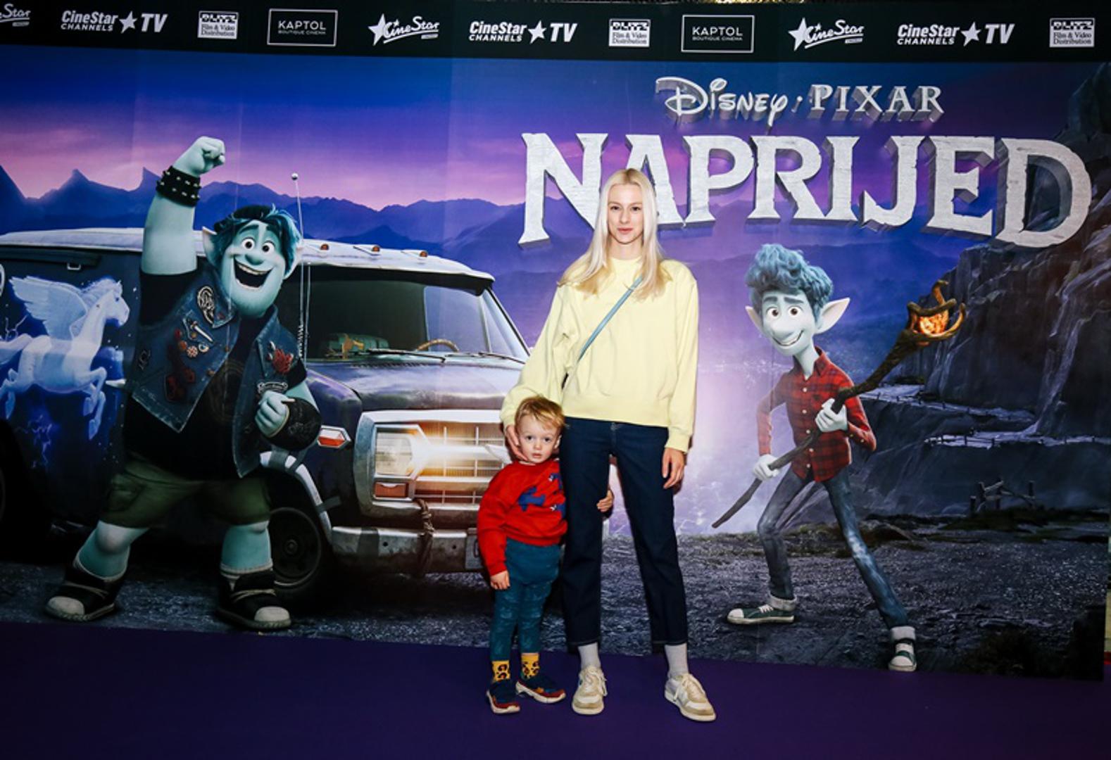 Film se bazira na ideji da je magija stvarna, ali je odavno zaboravljena i zamijenjena modernom tehnologijom.