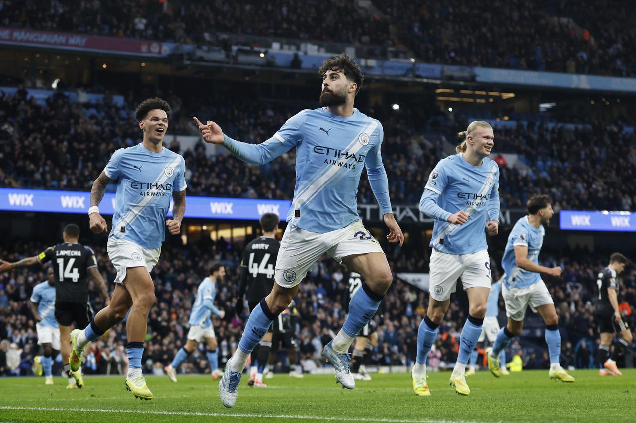 Premier League - Manchester City v Leeds United