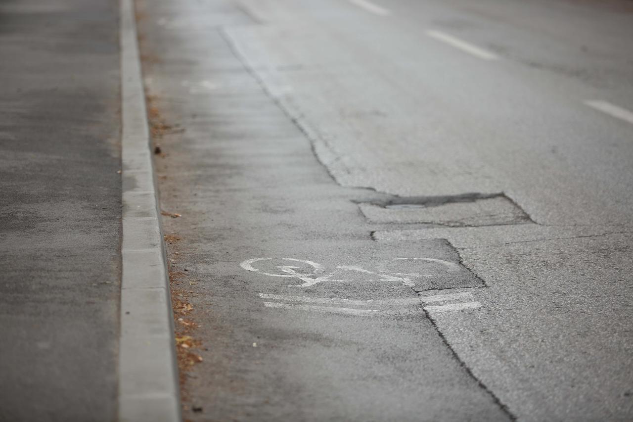 Zagreb: U Trnskom postavljen novi asfalt, no ne i biciklističke staze