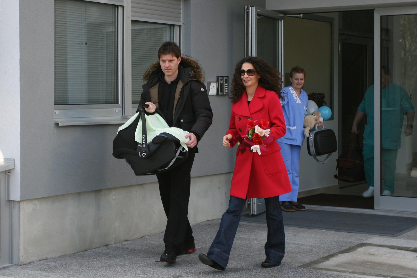 Danas Monika radi kao uspješna producentica i scenografkinja, a u našoj galeriji možete vidjeti kako se mijenjala u posljednjih dvadeset godina.