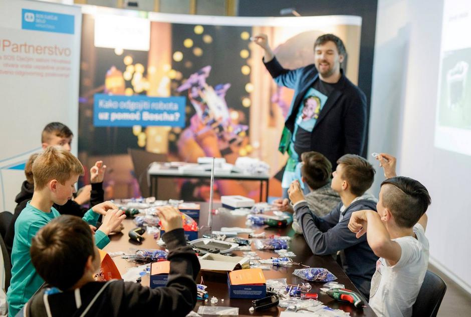 Izgradi Školu budućnosti