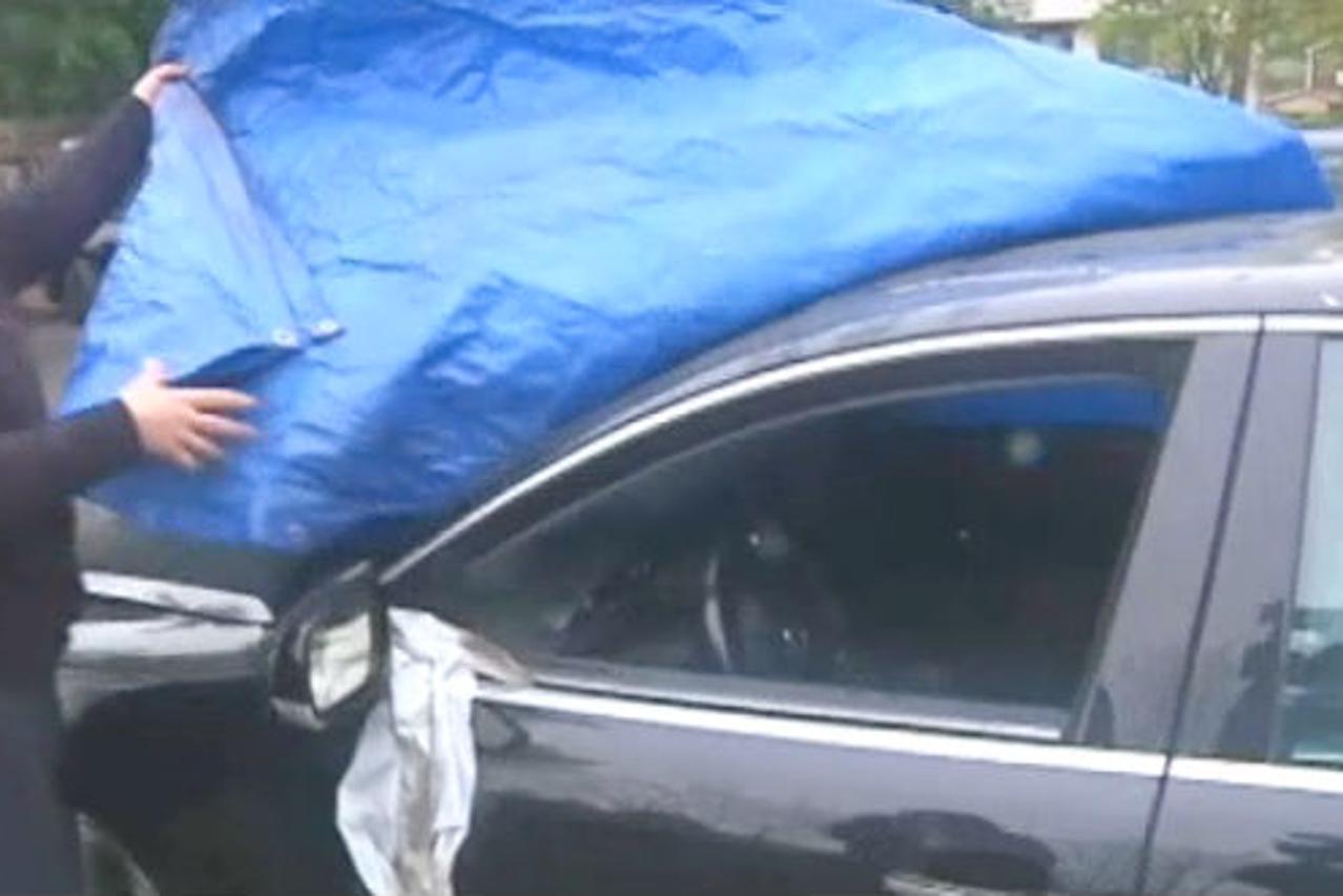 U napuštenom automobilu pronašli mačiće