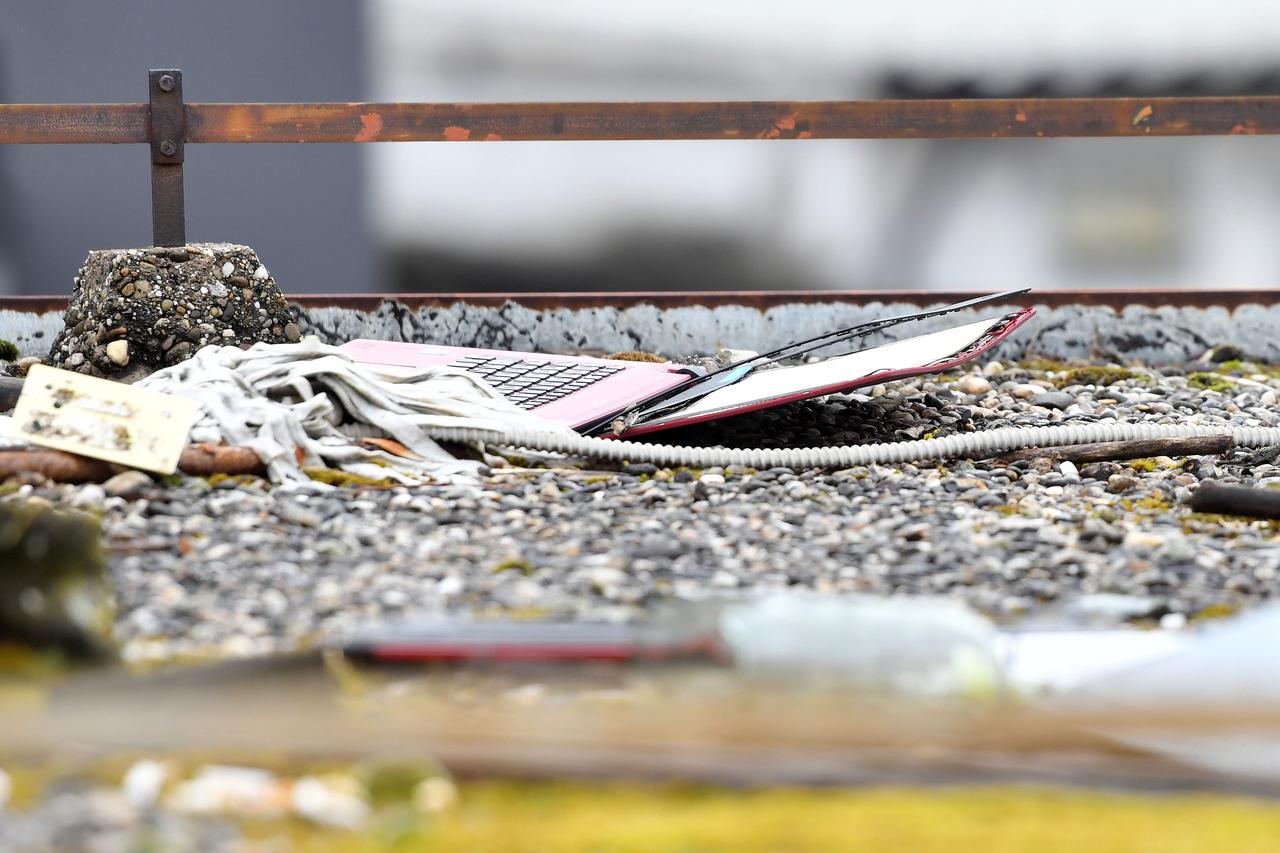 Ilustracija razbijen laptop