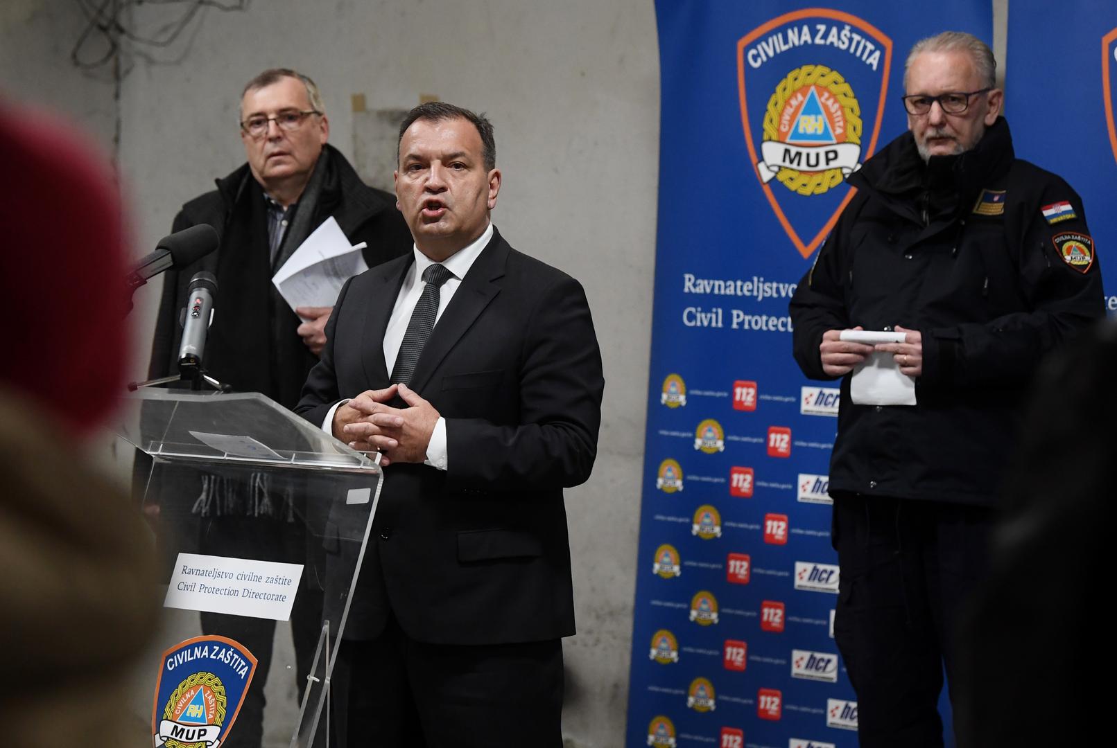 25.03.2020., Zagreb - Nacionalni stozer civilne zastite odrzao je konferenciju za medije o najnovijim detaljima sirenja koronavirusa u Hrvatskoj. Ravnatelj Hrvatskog zavoda za javno zdravstvo (HZJZ) Krunoslav Capak, ministar zdravstva Vili Beros, ministar unutarnjih poslova Davor Bozinovic. Photo: Marko Lukunic/POOL/PIXSELL