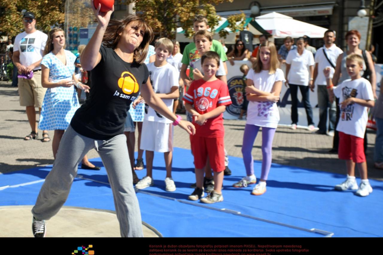 \'10..09.2011., Zagreb - Na Cvjetnom trgu gradjani su imali priliku okusati se u atletskim disciplinama. Zlata Muck. Photo: Martina Popovcic/PIXSELL\'