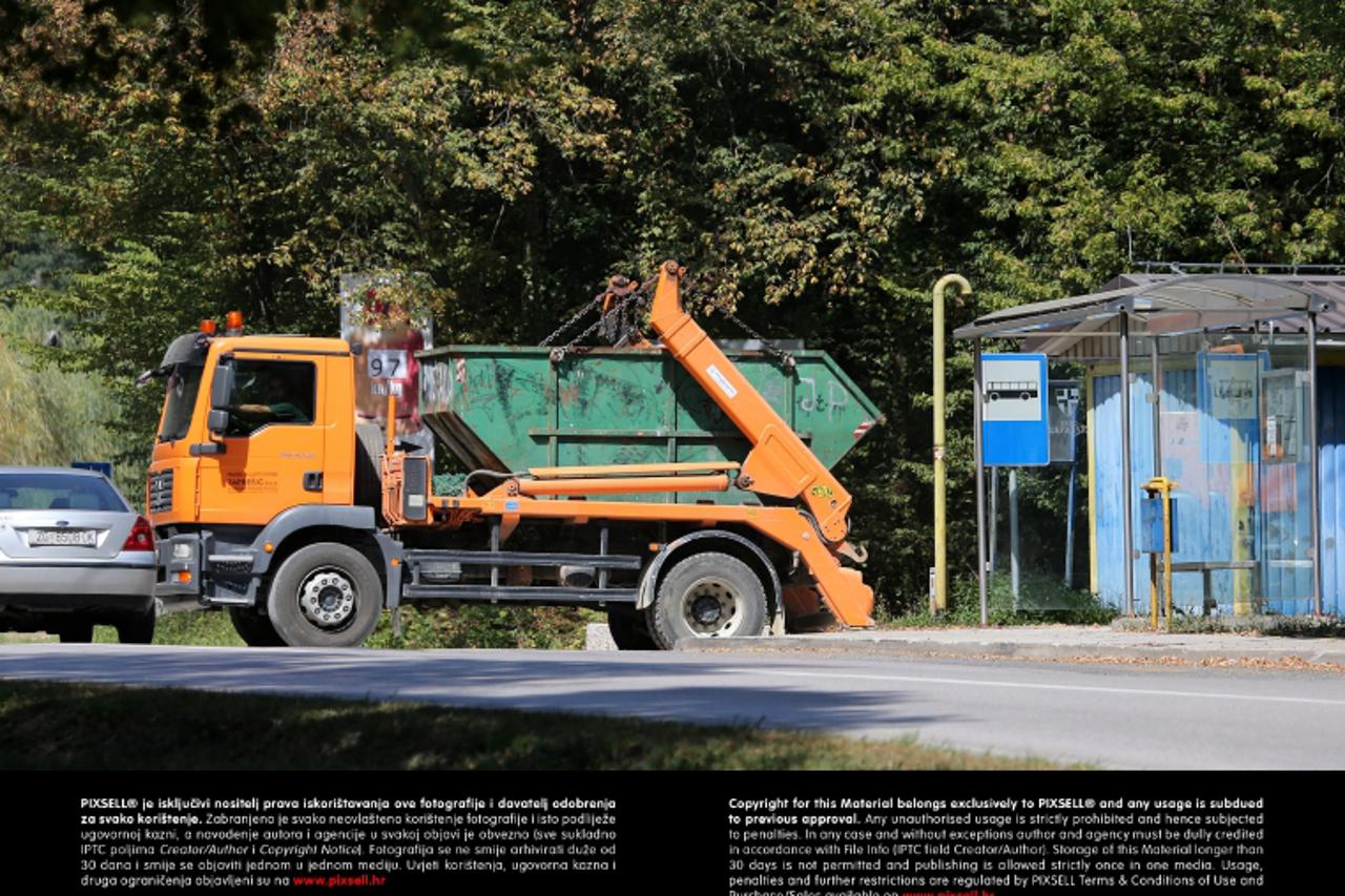 '24.08.2012., Zapresic - Kamion na odlasku sa odlagalista otpada Zapresic. Photo: Igor Kralj/PIXSELL'