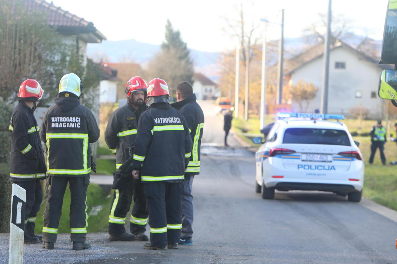 Karlovac: Jedna osoba smrtno stradala u slijetanju kombija