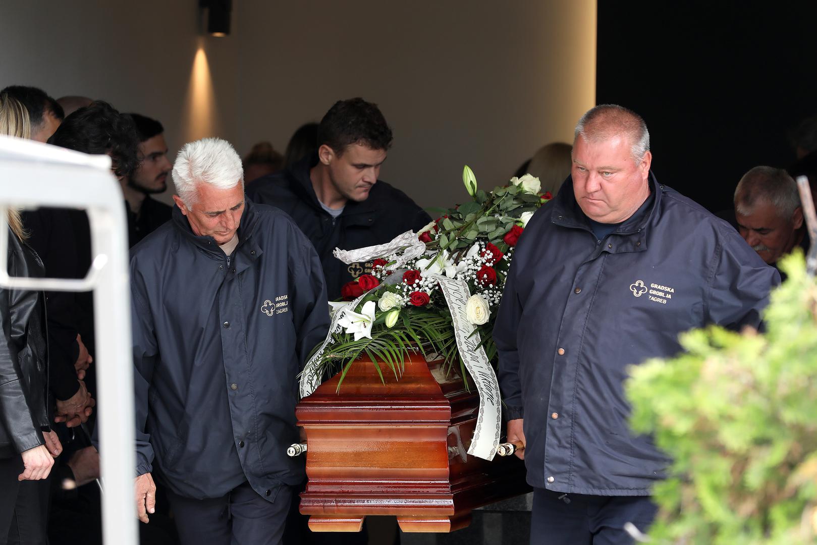28.04.2023., Zagreb - Pogreb Tomislava Sablje, koji je ubijen u nocnom klubu "Ritz", odrzan je na groblju Markovo Polje. Optuzenik iz Uskokove akcije Tebra Tomislav Sabljo ubijen je hicima iz vatrenog oruzja u nakon fizickog sukoba vise osoba. Photo: Jurica Galoic/PIXSELL