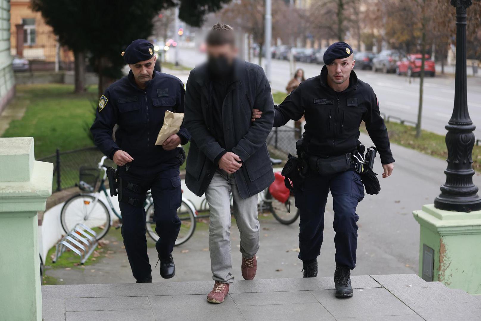 Zbog sumnje da je neprimjereno dirao maloljetnike te im davao drogu na konzumaciju osječko-baranjska policija uhitila je 46-godišnjeg zdravstvenog djelatnika iz Osijeka i privela ga pritvorskom nadzorniku, izvijestila je policija u utorak.